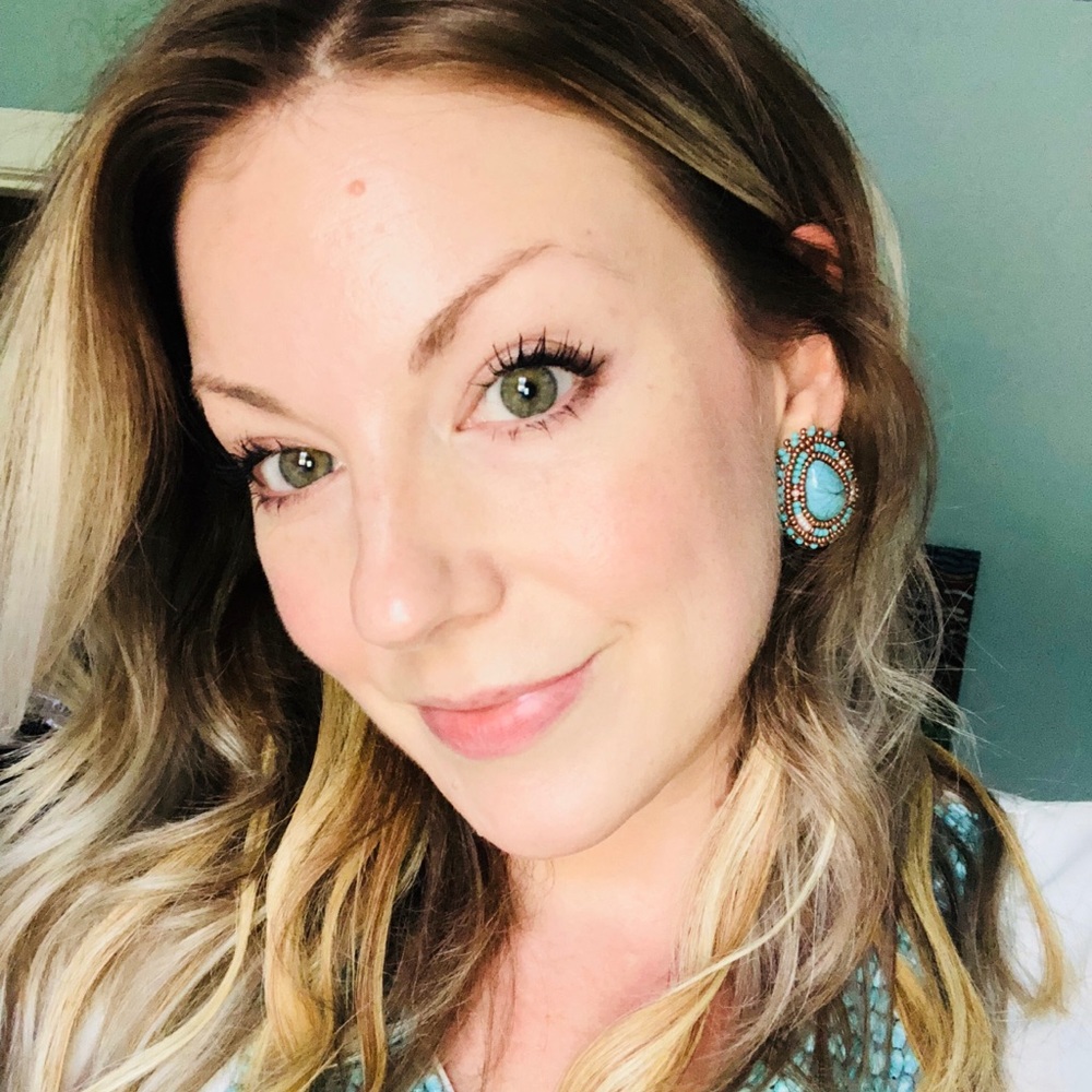 Meet your Posher, Ashley